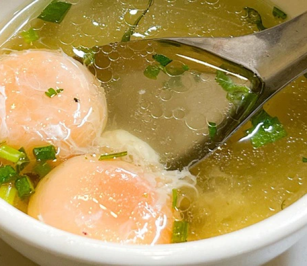 Trứng Gà Trần